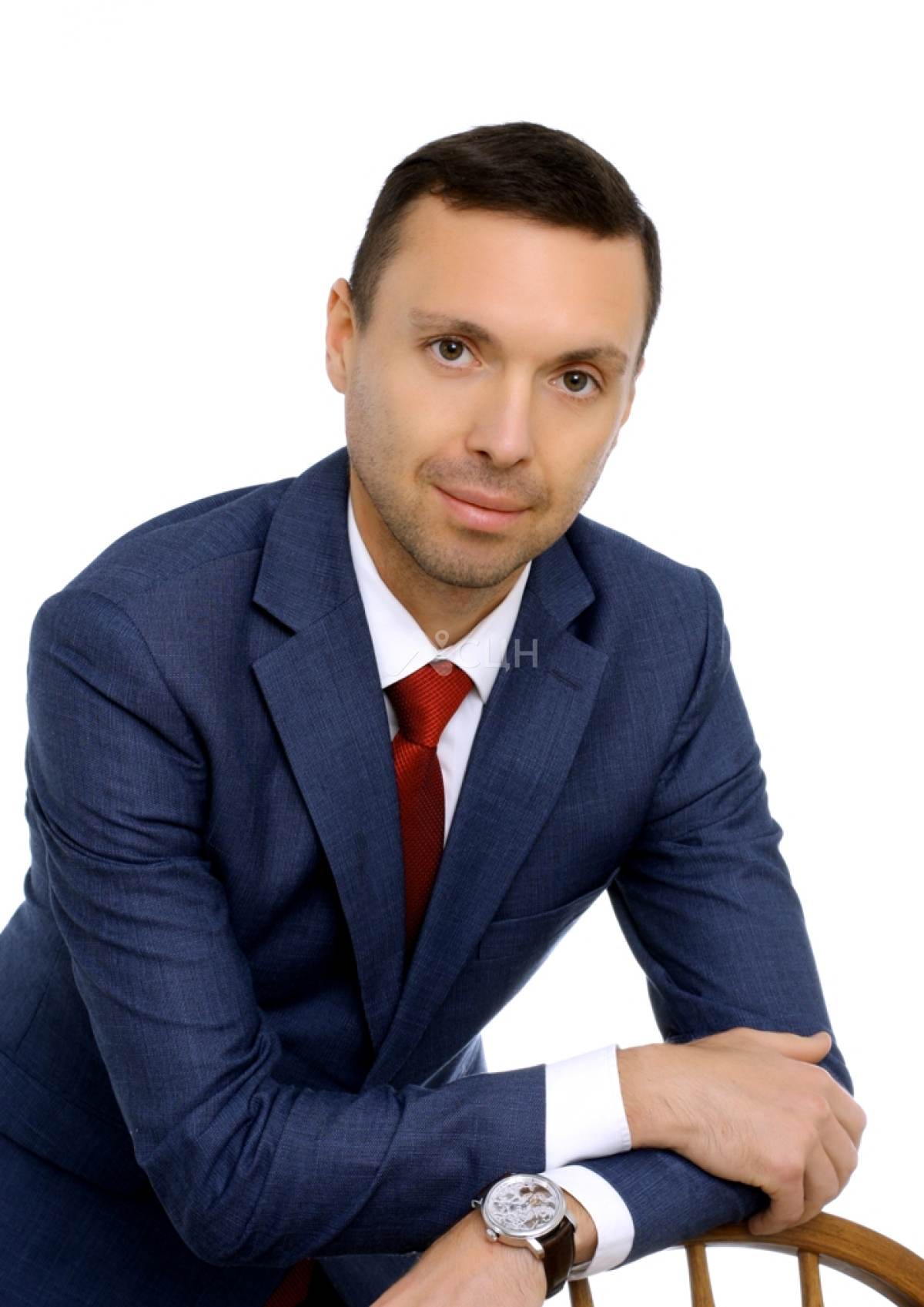 Антон Марсов | Наверное, трудно давать оценку не работав риэлтором. У нас в агентстве СЦН предусмотрен день открытых дверей – суббота, когда любой из вас может прийти и попробовать себя в моей шкуре, задать интересующие вопросы.