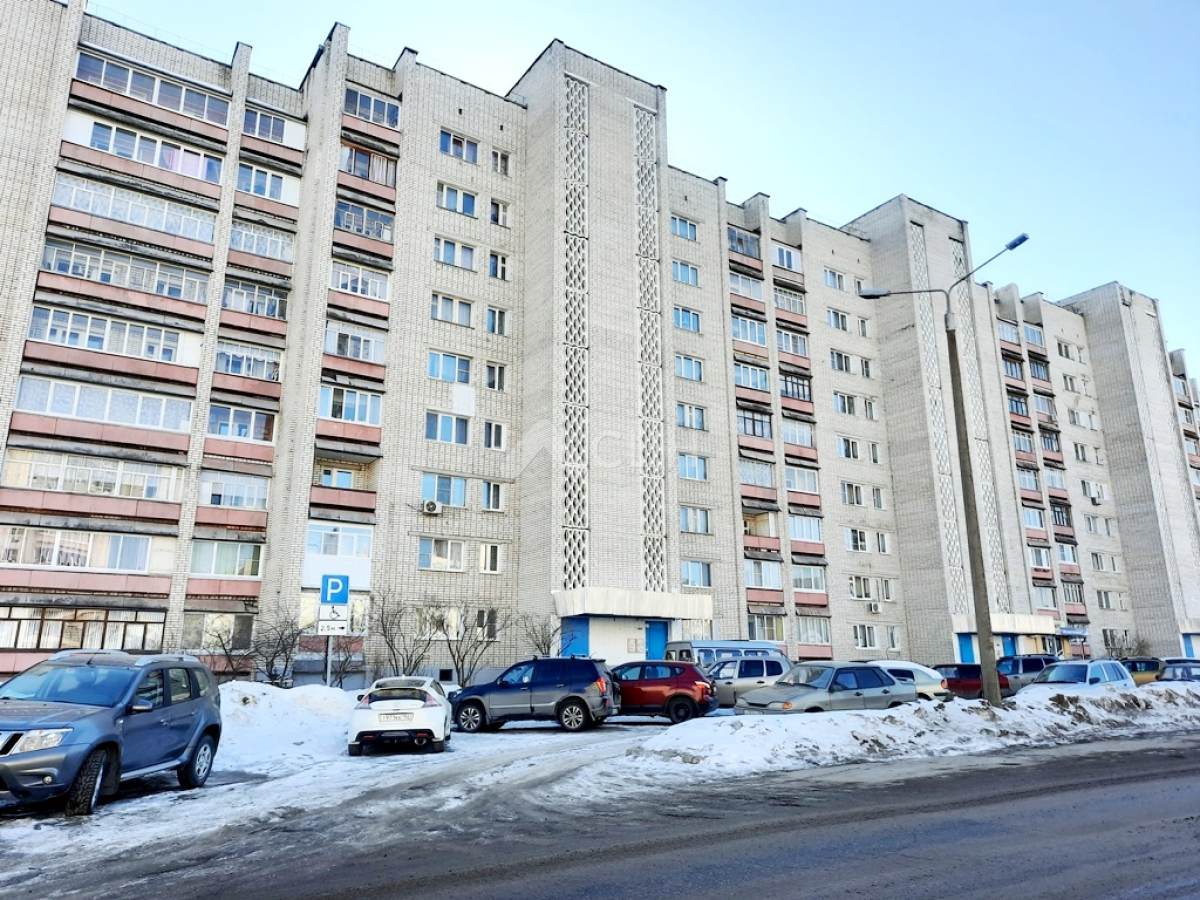 Недвижимость в Колючем Сарове: покупка, продажа и барахолка 1 и 2 комнатных квартир. Разнообразие предложений для инвестиции в районе.
