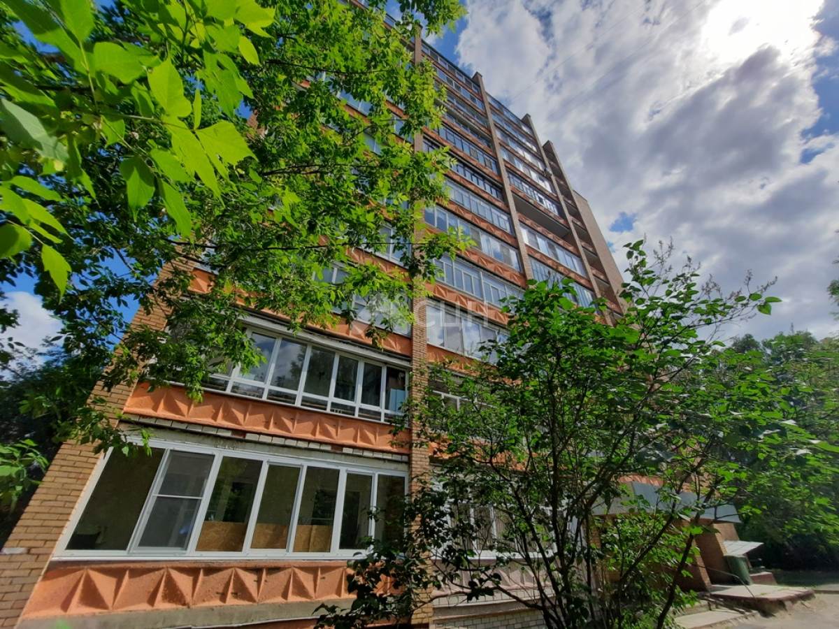 Саров, город ЗАТО со своей историей: от секретного научного центра до культурного наследия и современного жилья.