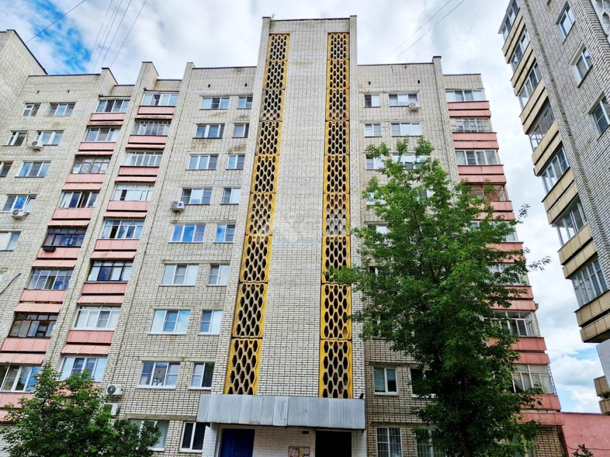 На фото многоквартирный дом в Сарове по ул. Московская, 6