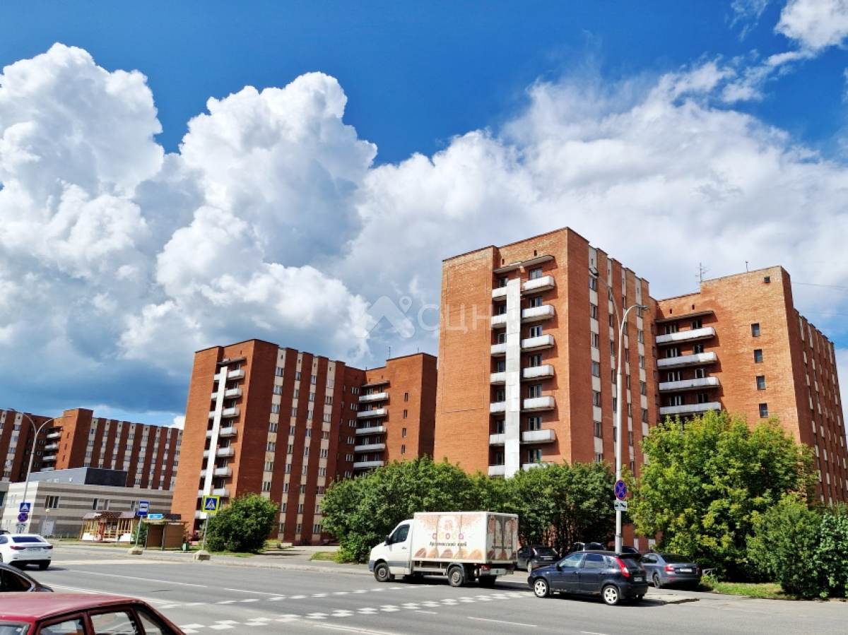 На фото дома многоэтажки в Сарове по ул. Зернова, 62