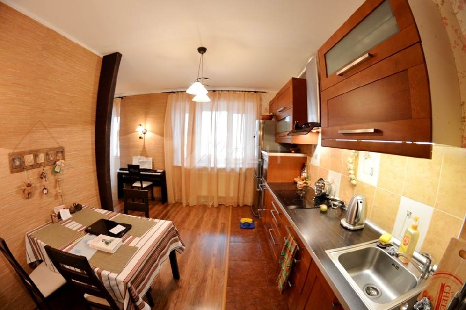 Фотография: продажа трехкомнатная квартира, Саров, улица Курчатова, 4к1 - фото 2 из 9